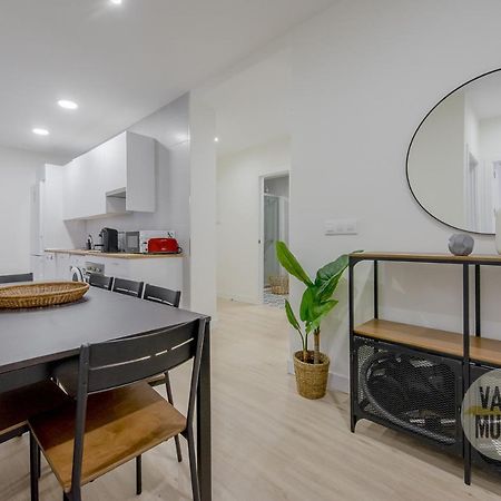 Spacious New Apartment Para 7 En La Plaza De Tirso De Molina Madrid Exterior foto