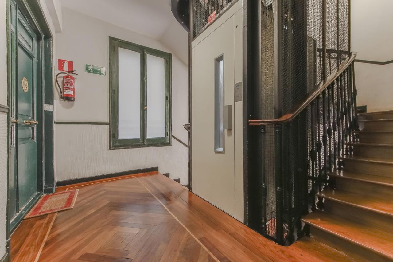 Spacious New Apartment Para 7 En La Plaza De Tirso De Molina Madrid Exterior foto